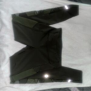 Lululemon Olive Mesh & Reflective Align Leggings. Size 4.